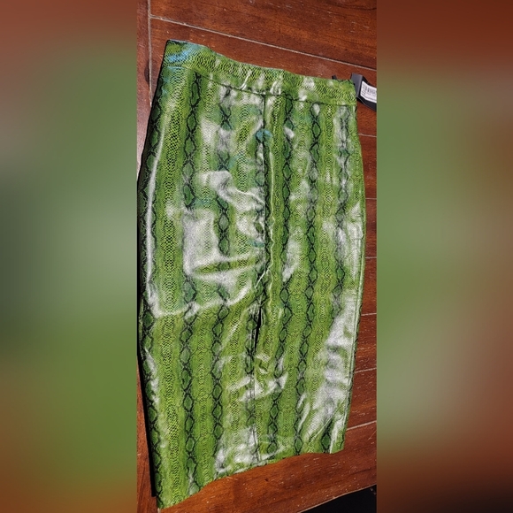 NastyGal Faux Snakeskin Skirt - Picture 4 of 4